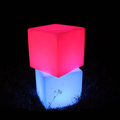 Điều khiển từ xa ngoài trời đèn LED hình khối với pin sạc 4400mah