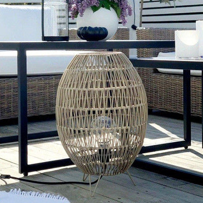 Ip44 LED Rattan Standing Lamp Shade Cho Bể bơi vườn