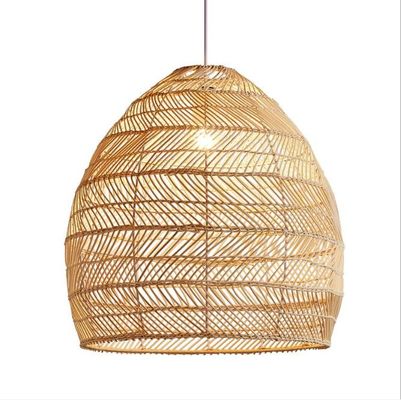 Chiếc đèn chùm treo rattan tròn hiện đại để chiếu sáng trong nhà hàng