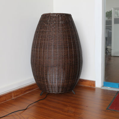 Rattan Hotel trang trí hiện đại dẫn đèn đứng đen ngoài trời đèn sàn rattan