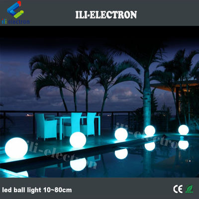 bể bơi làng nghỉ mát Led Floating Ball