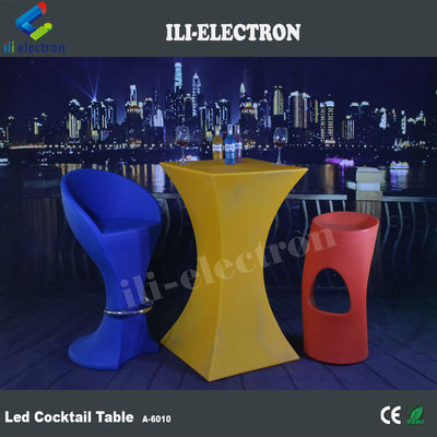 Đồ nội thất ngoài trời màu cam