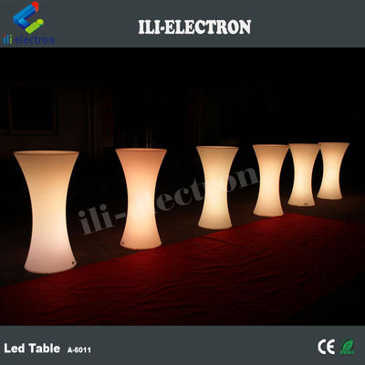 bàn cocktail led nhựa được sử dụng thương mại