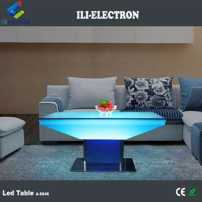 Chiếc bàn ghế khách bằng kính LED
