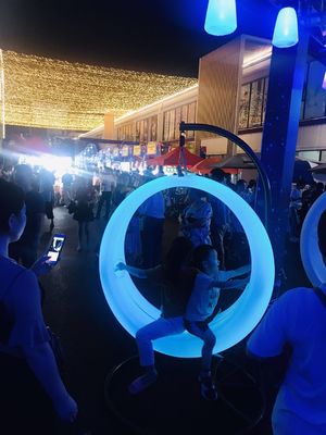 Cơ sở giải trí Đèn LED Đ swing với khung treo
