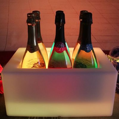 16 màu thay đổi PE nhựa LED giếng băng IP65 chống nước cho bia Champagne