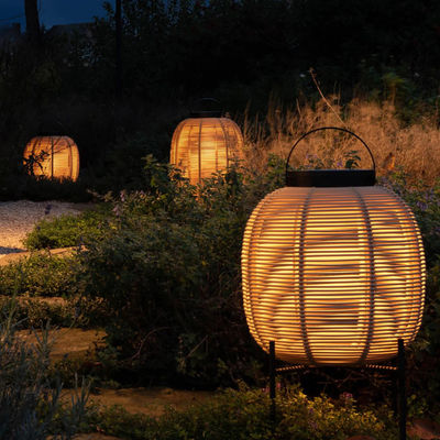 Rattan ngoài trời trang trí Đèn sàn chống thấm Đèn vườn mặt trời