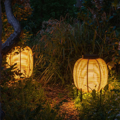 Rattan ngoài trời trang trí Đèn sàn chống thấm Đèn vườn mặt trời
