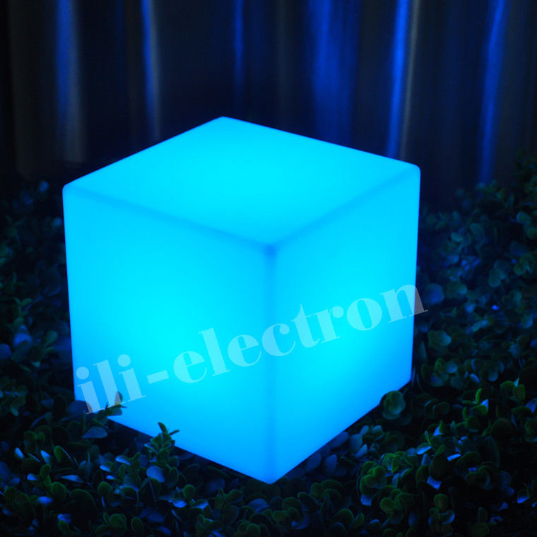 PE nhựa thay đổi màu sắc chiếu sáng Solid LED Glow Cubes