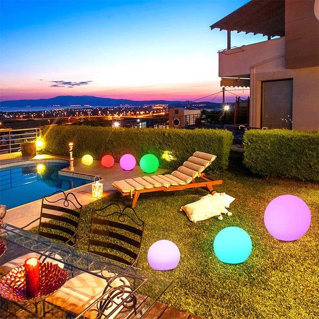 16 Thay đổi màu sắc Valentine's Day Glow Garden Decorative Ball Vật liệu PE IP65 chống nước